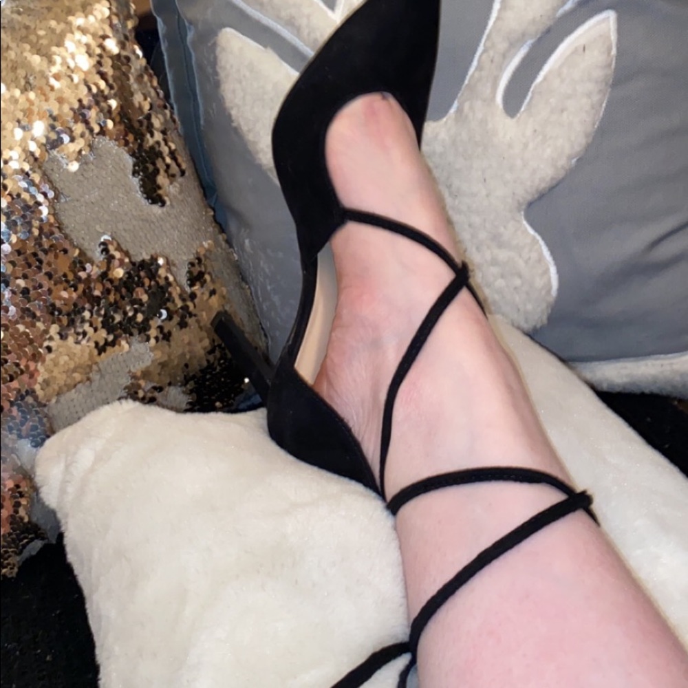 Black Nine West lace up heels